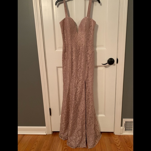 NWT- Mother of the bride, bridesmaid or prom gown. - Picture 1 of 5